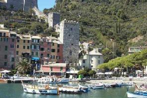 Xtrallusion photo gallery of Italy. Photos, pictures, images and photographs of the Italian Rivieras, the Italian Lakes, the Italian Alps, the Cinque Terre, the Amalfi coast and some of the most beautiful corners of Italy. Plus photos of Italian cities such as Pisa, Milan, Genoa and Rome.